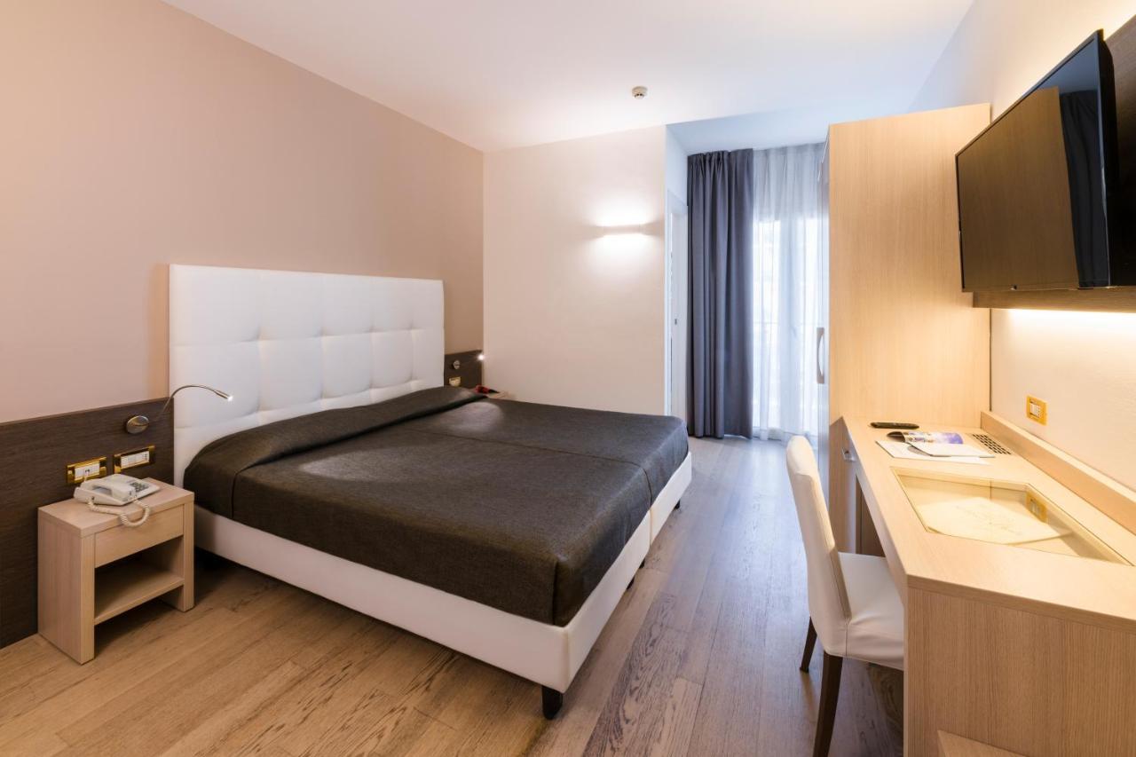 Hotel Italy Bibione Exterior foto