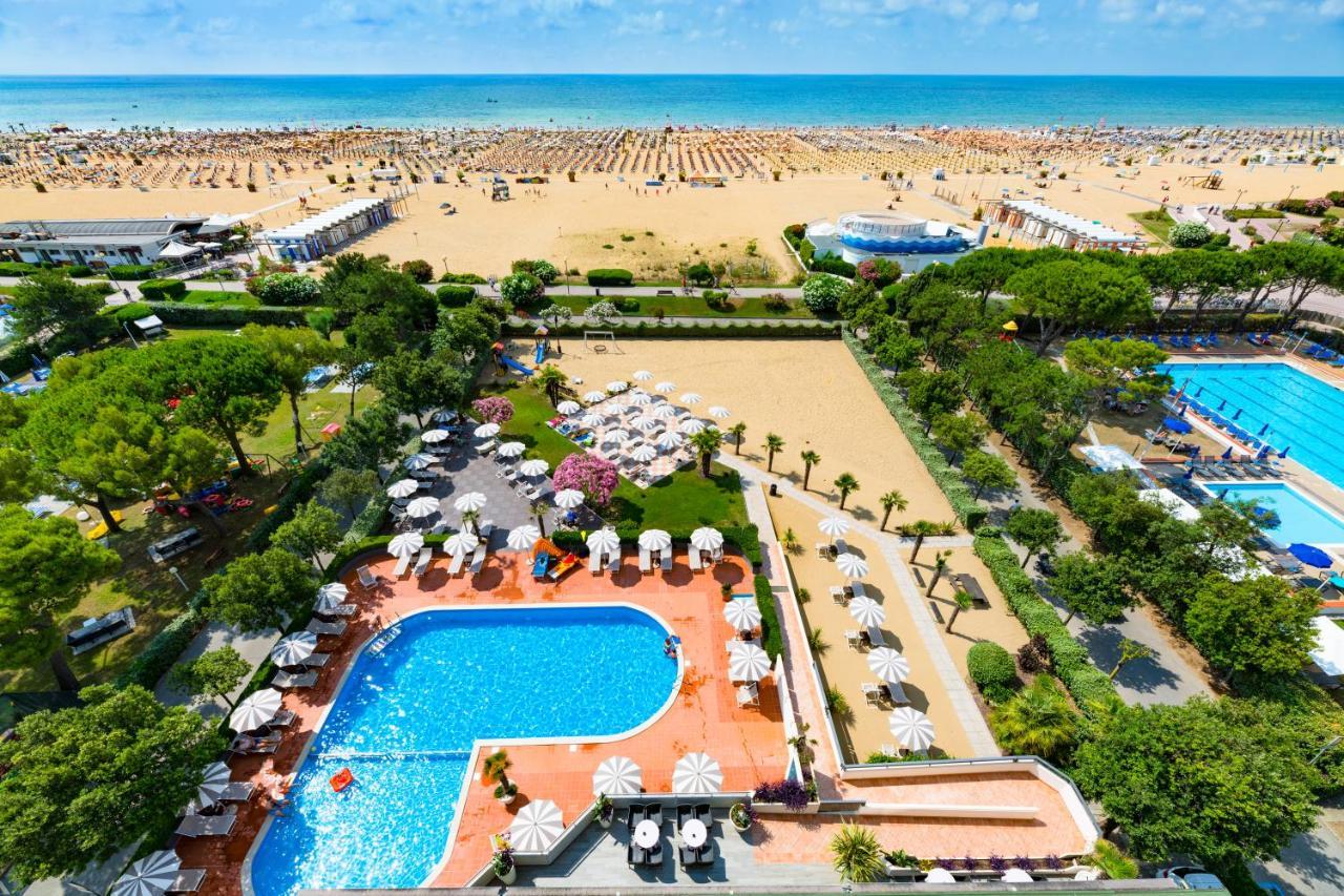 Hotel Italy Bibione Exterior foto