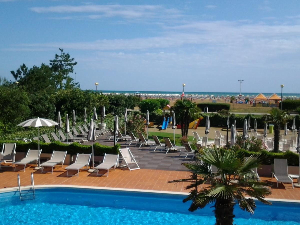 Hotel Italy Bibione Exterior foto